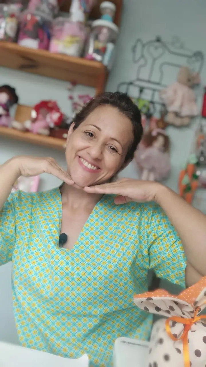 Kele Cristina — Professora ArteClass